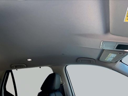 Used 2025 Honda Pilot EX-L image 14