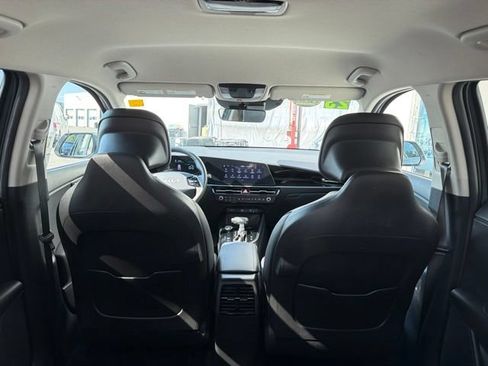 Certified 2023 Kia Niro EX FWD image 27