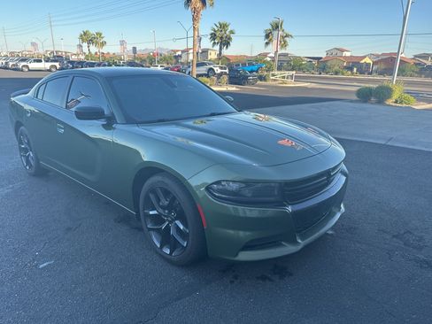 Used 2022 Dodge Charger SXT w/ Blacktop Package image 9