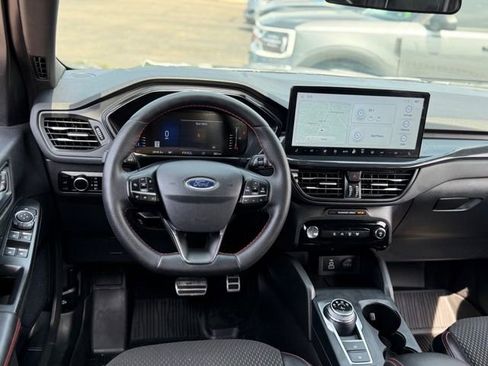 Used 2024 Ford Escape ST-Line w/ Tech Pack #1 AWD/4WD image 7