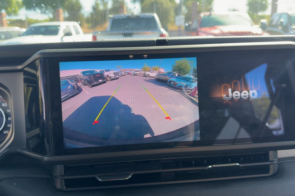 Used 2025 Jeep Wrangler Unlimited Sport AWD/4WD image 17