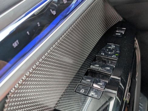 Used 2023 BMW 740i RWD image 35