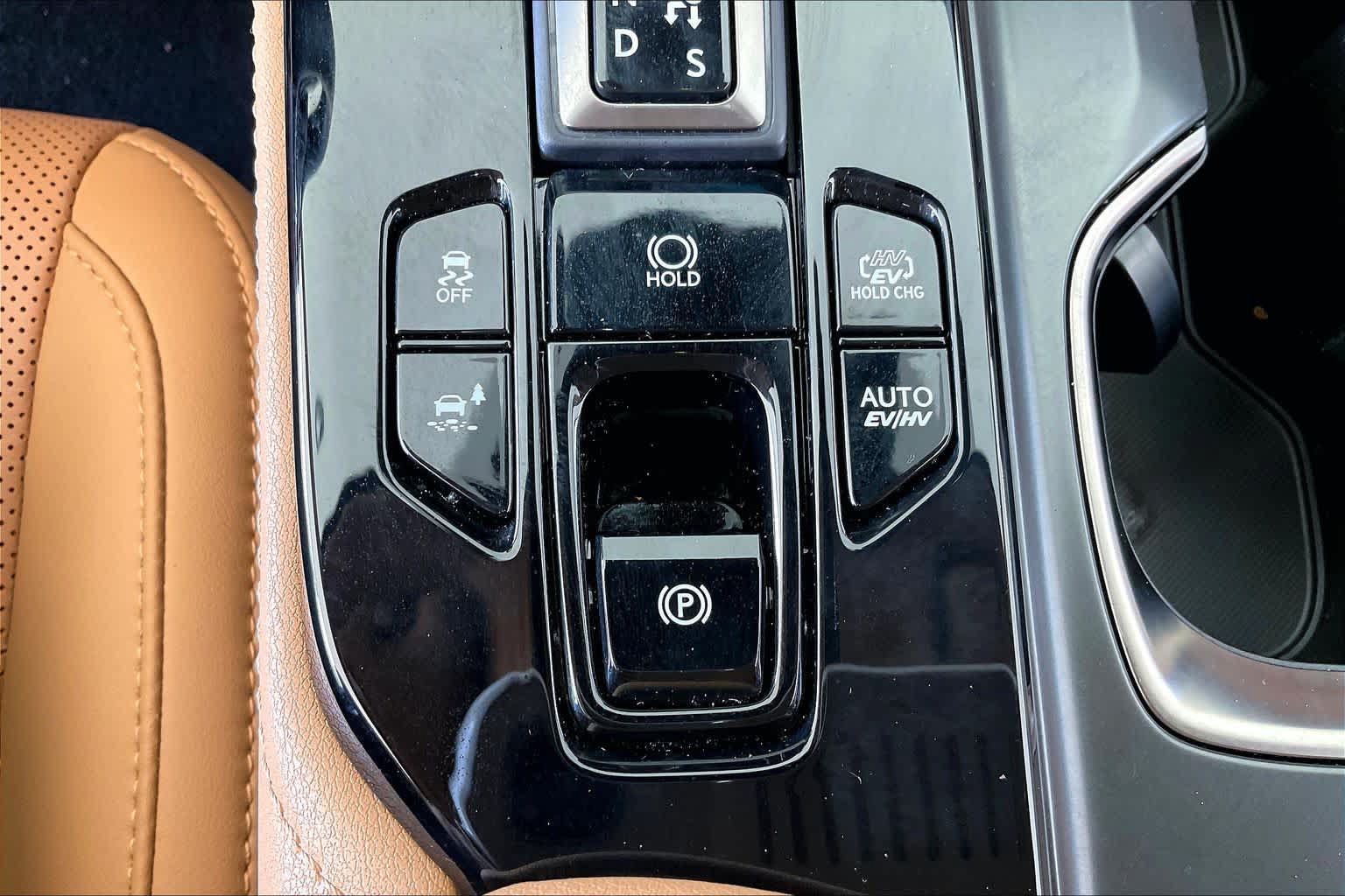 Used 2026 Lexus NX 450h+ AWD w/ Accessory Package (2T) image 32