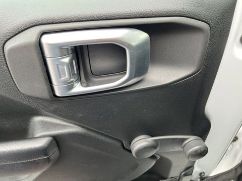 Used 2020 Jeep Wrangler Sport image 20