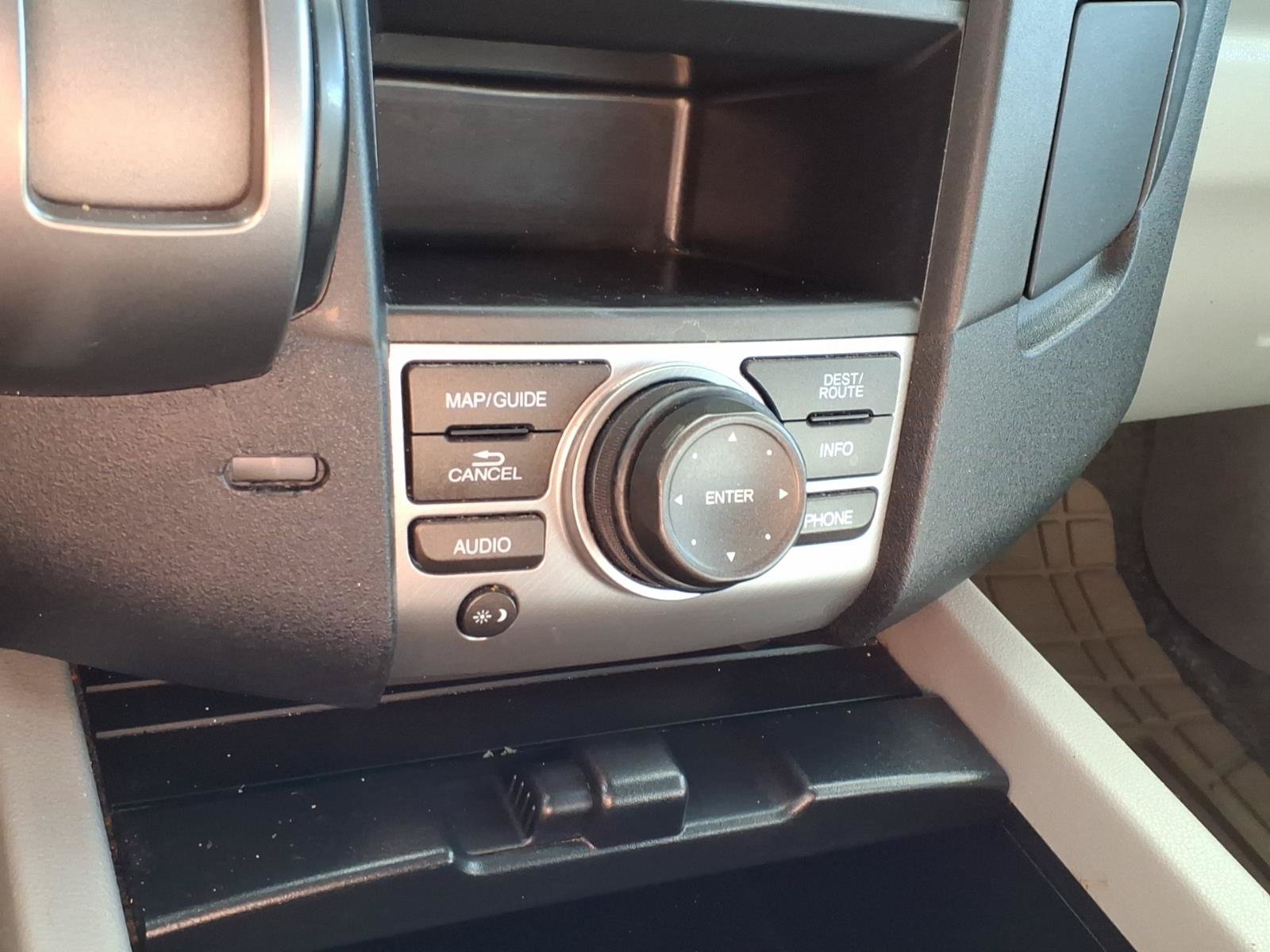Used 2015 Honda Pilot Touring image 13