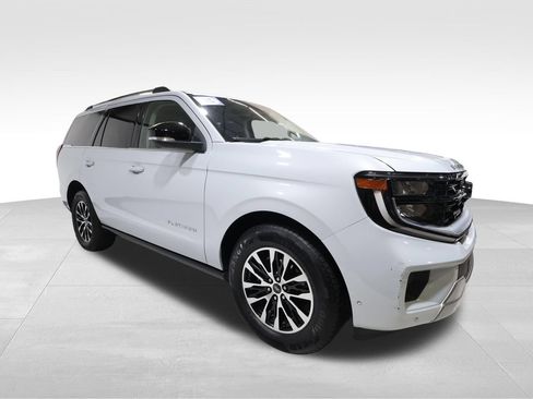 Used 2025 Ford Expedition Platinum AWD/4WD image 6