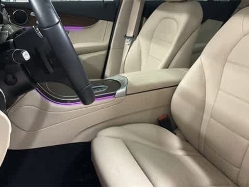 Used 2022 Mercedes-Benz GLC 300 GLC 300 image 27