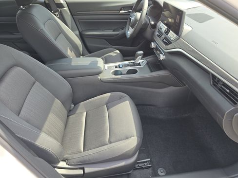 New 2025 Nissan Altima 2.5 SV w/ SV Premium Package image 21