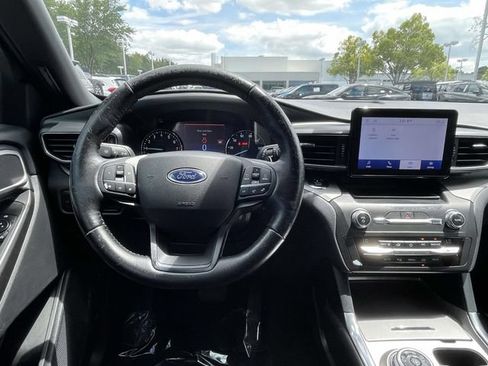 Certified 2020 Ford Explorer XLT w/ Equipment Group 202A RWD image 7