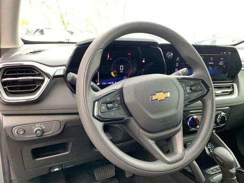 Used 2025 Chevrolet TrailBlazer LT image 32