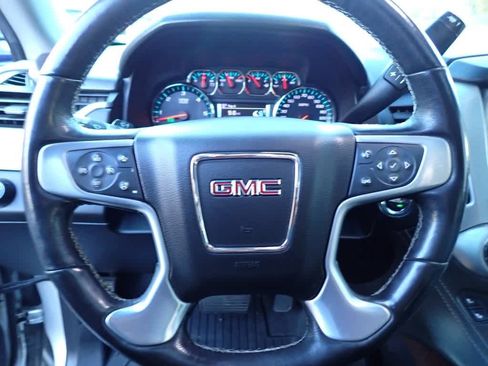 Used 2019 GMC Yukon XL SLT image 16