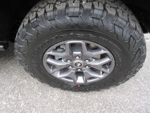 New 2025 Ford Bronco Badlands image 14