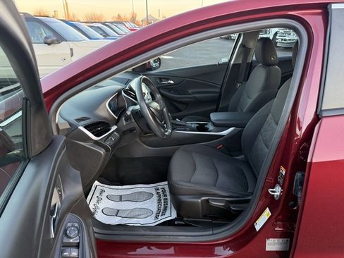 Used 2017 Chevrolet Volt LT image 2