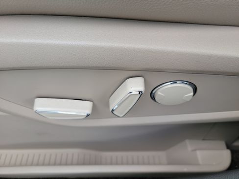Certified 2024 Lincoln Corsair FWD image 16