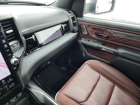 Used 2025 RAM 1500 Limited image 12