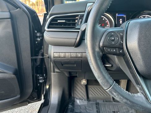 Used 2018 Toyota Camry L image 20
