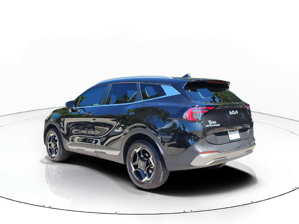 Certified 2026 Kia Sportage EX AWD/4WD image 4