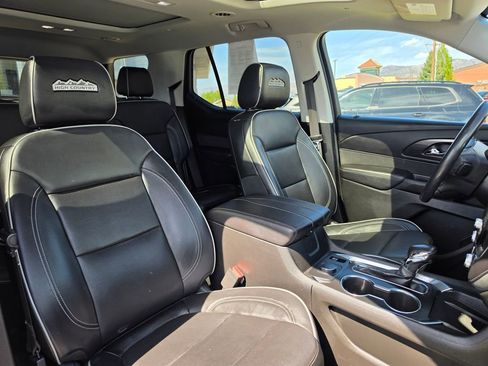Used 2021 Chevrolet Traverse High Country AWD/4WD image 17