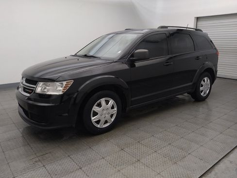 Used 2018 Dodge Journey SE w/ Popular Equipment Group FWD image 2