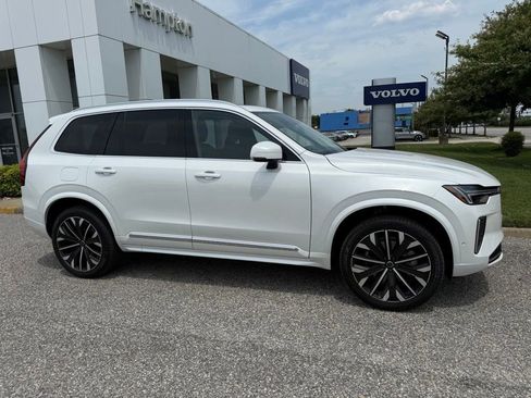 Used 2025 Volvo XC90 B5 Plus w/ Protection Package Premier AWD/4WD image 2