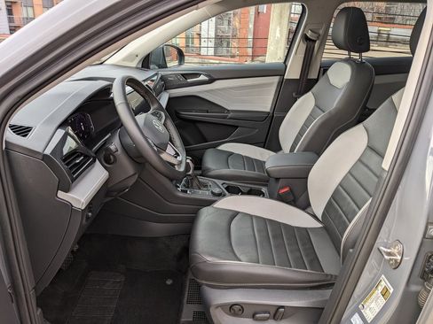 Used 2024 Volkswagen Taos SEL image 11