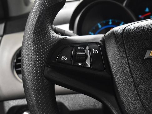 Used 2015 Chevrolet Cruze LT image 7