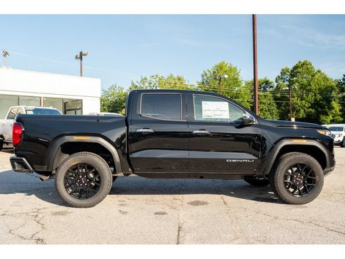 New 2026 GMC Canyon Denali w/ LPO, Denali Black Edition AWD/4WD image 9