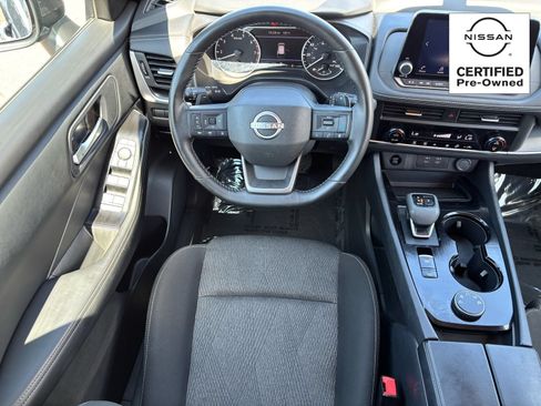 Certified 2025 Nissan Rogue SV AWD/4WD image 13