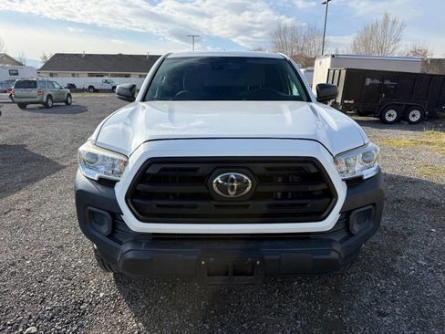 Used 2019 Toyota Tacoma SR image 8