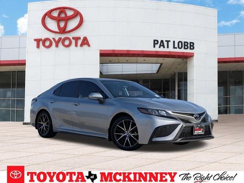 Used 2024 Toyota Camry SE w/ Cold Weather Package AWD/4WD image 1