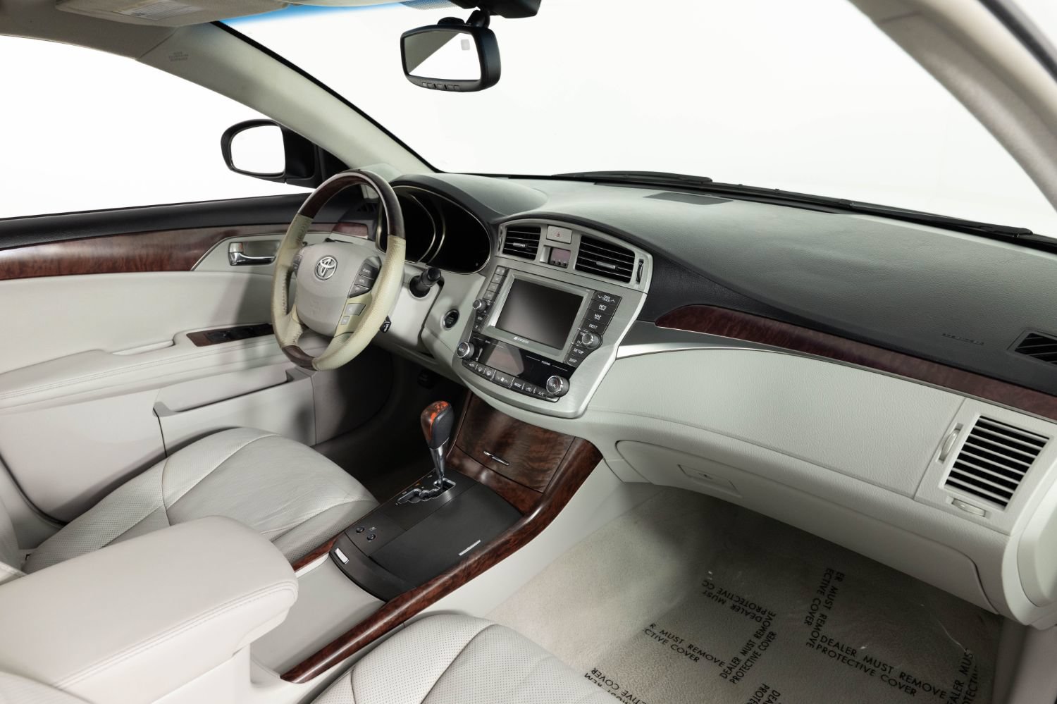 Used 2011 Toyota Avalon Limited FWD image 25