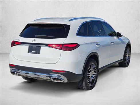 Certified 2025 Mercedes-Benz GLC 300 image 5