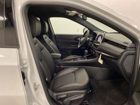 Used 2026 Jeep Compass Latitude image 23