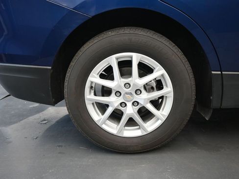 Used 2023 Chevrolet Equinox LS w/ LS Convenience Package image 9