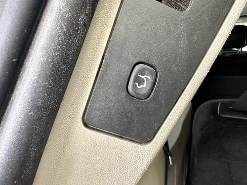 Used 2014 Dodge Grand Caravan SXT FWD image 15