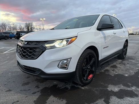 Used 2018 Chevrolet Equinox LT image 2