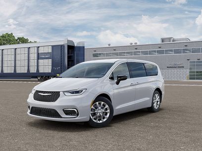 New 2026 Chrysler Pacifica Select