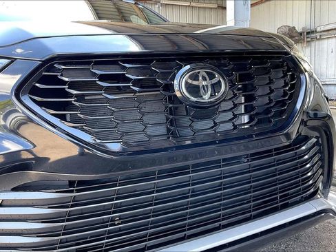 Used 2025 Toyota Highlander XSE image 28