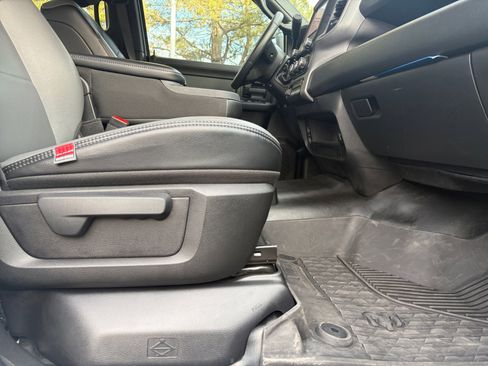 Used 2024 RAM 3500 Tradesman w/ Chrome Appearance Group image 30