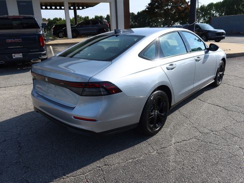 Certified 2025 Honda Accord SE image 4