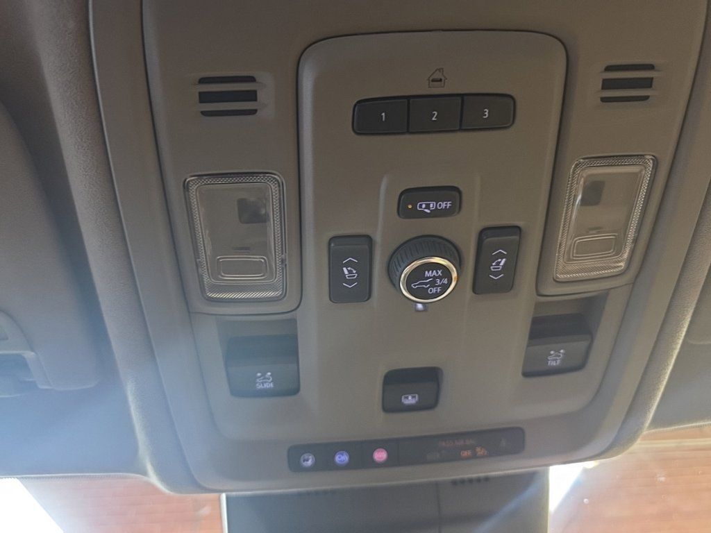 Used 2023 Cadillac Escalade Sport Platinum AWD/4WD image 31