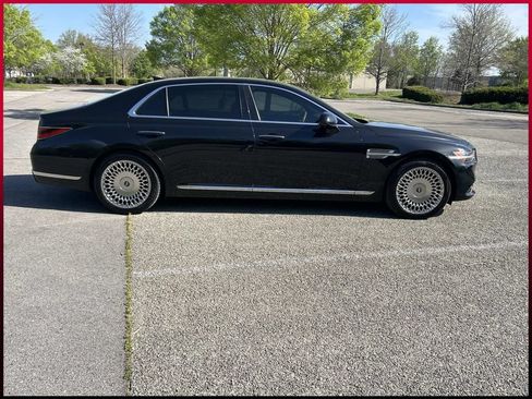 Used 2022 Genesis G90 3.3T Premium image 8