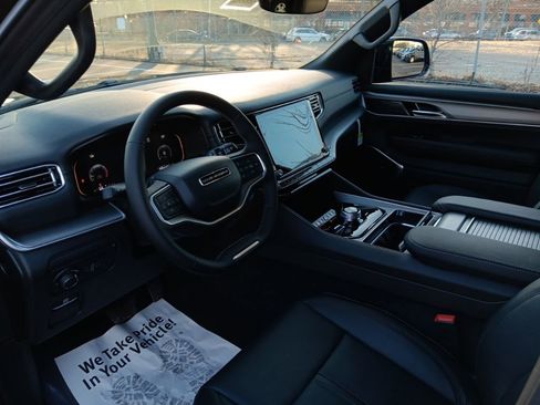 New 2026 Jeep Grand Wagoneer 4WD image 12