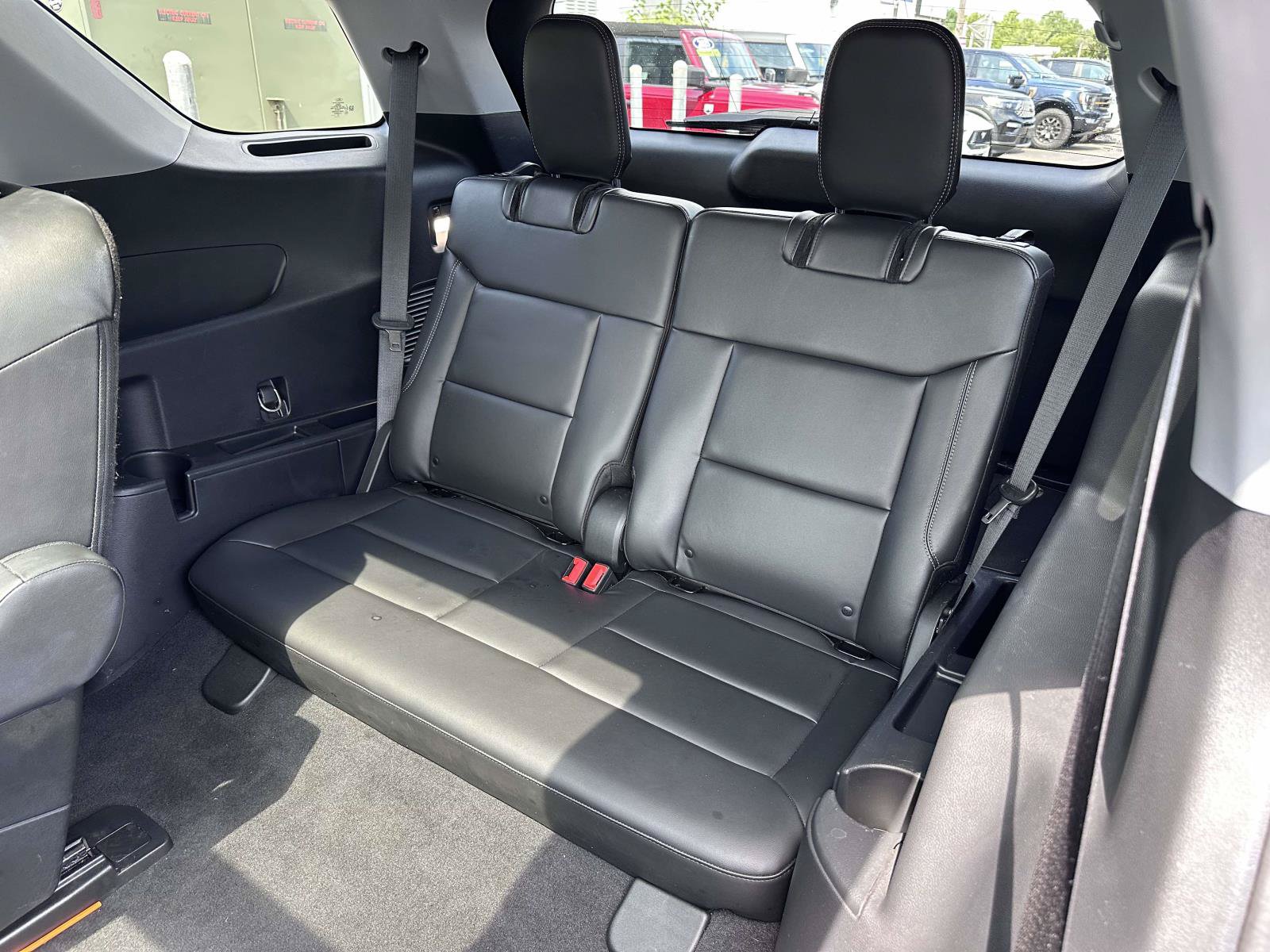 Used 2022 Ford Explorer XLT w/ Equipment Group 202A AWD/4WD image 15