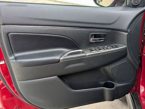 Used 2025 Mitsubishi Outlander Sport SE AWD/4WD image 11