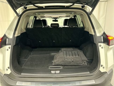 Used 2021 Nissan Rogue SL image 4