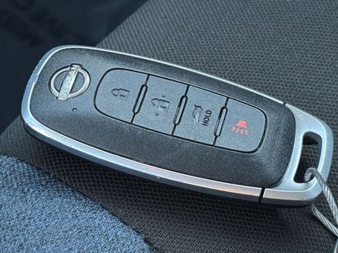 Used 2025 Nissan Versa SV image 21