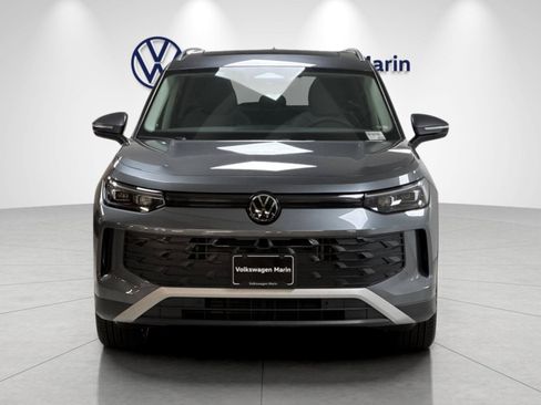 New 2026 Volkswagen Tiguan SE FWD image 8