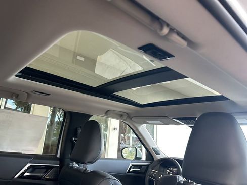 New 2026 Mitsubishi Outlander SE image 32