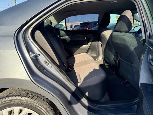 Used 2018 Toyota Corolla LE FWD image 19